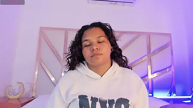 Carolina Evanss online show from September 23, 2025, 11:17 am