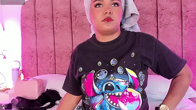 Snapshot of Carolina_Evanss chatting on March 1, 2026, 4:34 am Carolina Evanss online show from March 1, 2026, 4:34 am