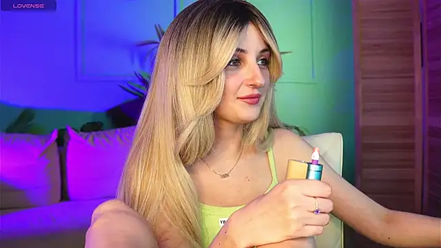 Snapshot of Katty_Lights chatting on September 11, 2025, 3:56 pm Katty Lights online show from September 11, 2025, 3:56 pm