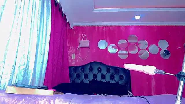 TiffanyMackensyy online show from January 6, 2026, 9:30 pm