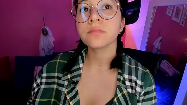 Snapshot of agnes_213 chatting on October 11, 2025, 2:40 pm agnes 213 online show from October 11, 2025, 2:40 pm