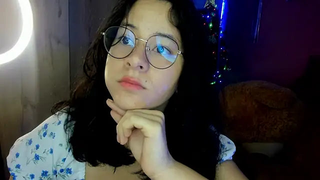 Snapshot of agnes_213 chatting on December 4, 2025, 1:32 pm agnes 213 online show from December 4, 2025, 1:32 pm