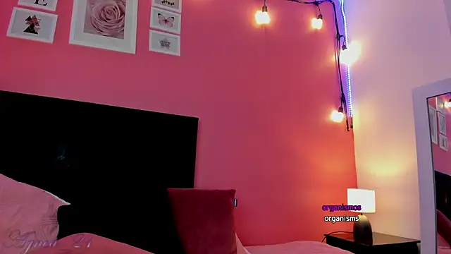 Snapshot of agnes_213 chatting on March 16, 2025, 12:34 am agnes 213 online show from March 16, 2025, 12:34 am