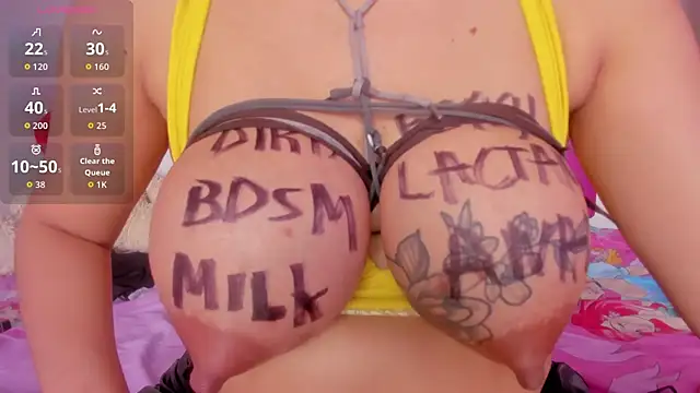 Snapshot of Venus_Blackk chatting on December 15, 2025, 5:52 pm Venus Blackk online show from December 15, 2025, 5:52 pm