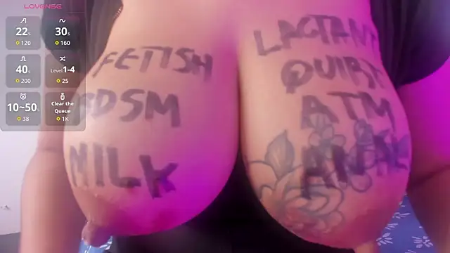 Snapshot of Venus_Blackk chatting on February 13, 2026, 6:41 pm Venus Blackk online show from February 13, 2026, 6:41 pm