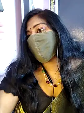 RomeoJuliet345 online show from February 7, 2026, 8:06 pm