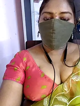 RomeoJuliet345 online show from April 18, 2026, 7:58 pm