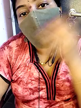 RomeoJuliet345 online show from April 23, 2026, 5:47 pm