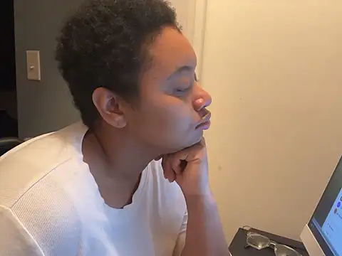 Makemymoney27 online show from February 13, 2025, 4:32 am