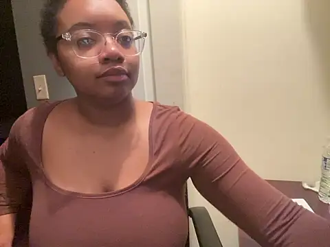 Makemymoney27 online show from February 11, 2025, 4:55 am