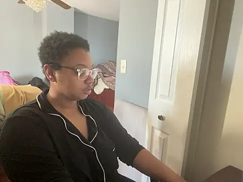 Makemymoney27 online show from February 20, 2025, 3:41 pm