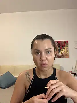 Snapshot of MiraMiss chatting on November 1, 2025, 10:42 am MiraMiss online show from November 1, 2025, 10:42 am