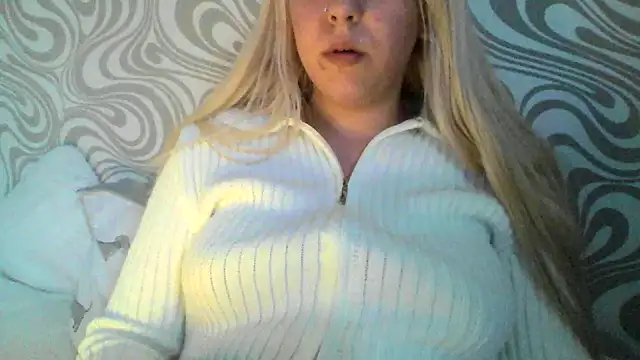 Snapshot of bunnyamy chatting on March 13, 2025, 5:07 pm bunnyamy online show from March 13, 2025, 5:07 pm