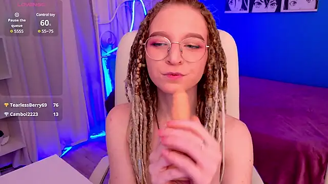 VioletShine online show from February 7, 2025, 2:58 pm