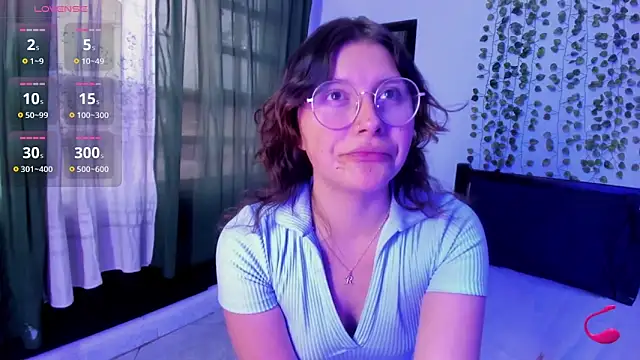 Snapshot of Noellesable chatting on March 9, 2025, 6:00 pm Noellesable online show from March 9, 2025, 6:00 pm