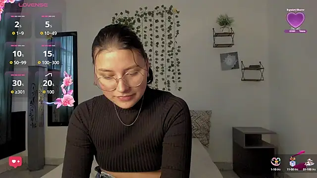 Snapshot of Noellesable chatting on September 19, 2025, 5:17 pm Noellesable online show from September 19, 2025, 5:17 pm