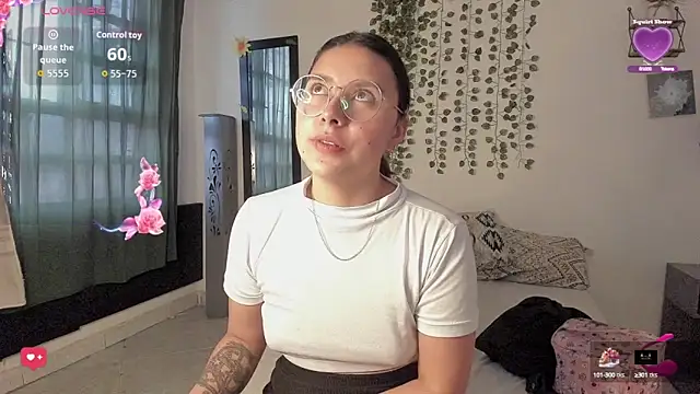 Snapshot of Noellesable chatting on September 16, 2025, 5:25 pm Noellesable online show from September 16, 2025, 5:25 pm