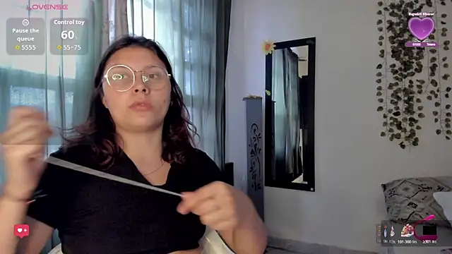 Snapshot of Noellesable chatting on October 30, 2025, 5:21 pm Noellesable online show from October 30, 2025, 5:21 pm