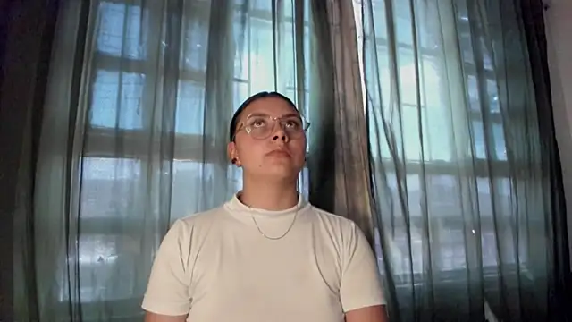 Snapshot of Noellesable chatting on November 22, 2025, 5:23 pm Noellesable online show from November 22, 2025, 5:23 pm