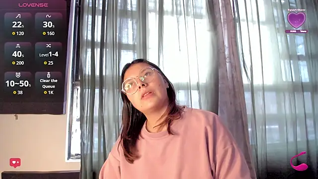 Snapshot of Noellesable chatting on October 29, 2025, 5:34 pm Noellesable online show from October 29, 2025, 5:34 pm