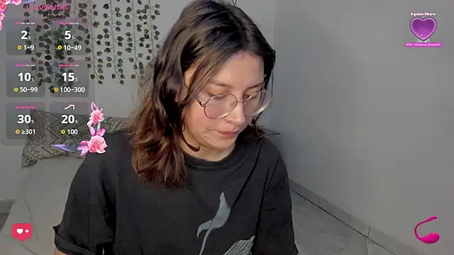 Snapshot of Noellesable chatting on September 22, 2025, 5:19 pm Noellesable online show from September 22, 2025, 5:19 pm