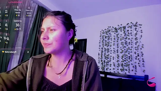 Snapshot of Noellesable chatting on March 4, 2025, 3:33 am Noellesable online show from March 4, 2025, 3:33 am