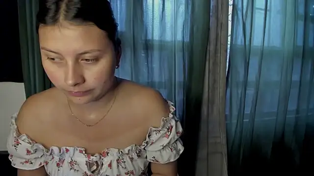 Snapshot of Noellesable chatting on December 5, 2025, 5:22 pm Noellesable online show from December 5, 2025, 5:22 pm