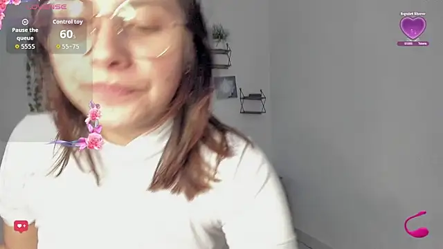 Snapshot of Noellesable chatting on September 10, 2025, 5:34 pm Noellesable online show from September 10, 2025, 5:34 pm