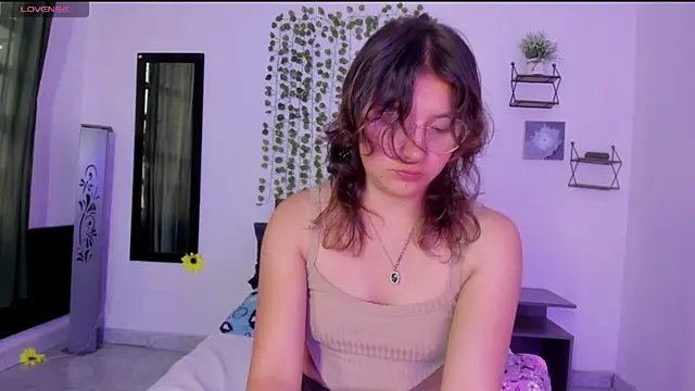 Snapshot of Noellesable chatting on February 8, 2025, 6:11 pm Noellesable online show from February 8, 2025, 6:11 pm