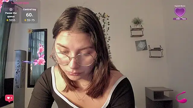 Snapshot of Noellesable chatting on September 8, 2025, 5:23 pm Noellesable online show from September 8, 2025, 5:23 pm