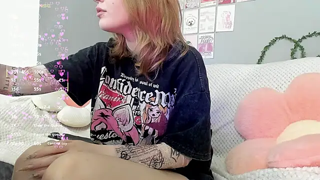 EvaStevs online show from November 1, 2025, 8:25 pm