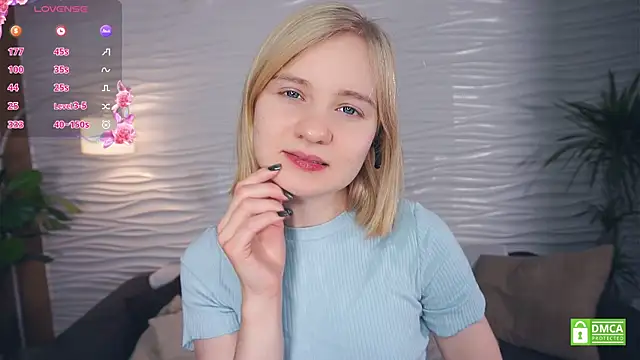 Snapshot of OdelinaFicken chatting on December 4, 2025, 4:11 am OdelinaFicken online show from December 4, 2025, 4:11 am