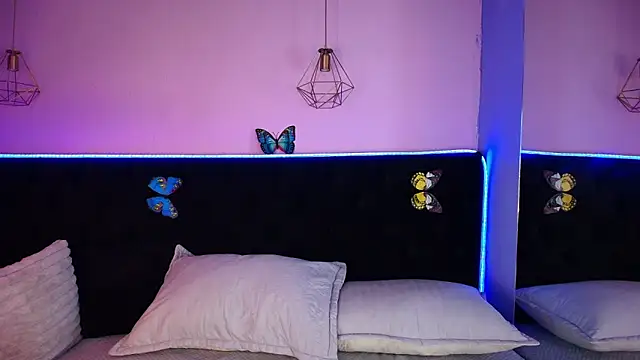 Anastasia Whitee online show from April 15, 2026, 2:10 pm