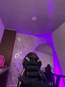 Tiffanny online show from February 28, 2026, 2:22 am