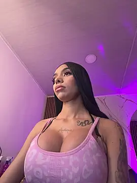 Tiffanny online show from March 6, 2026, 1:39 pm