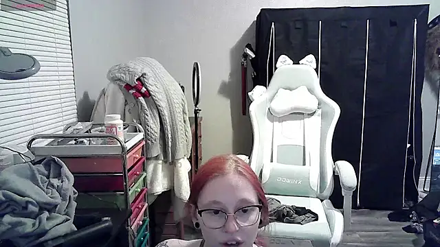 LilyFoxxx online show from January 19, 2025, 7:15 am