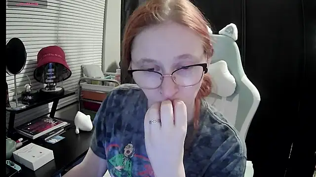 LilyFoxxx online show from March 10, 2025, 3:23 am