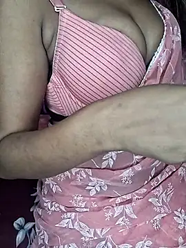 Snapshot of Aaliyalove1 chatting on February 24, 2025, 8:36 pm Aaliyalove1 online show from February 24, 2025, 8:36 pm