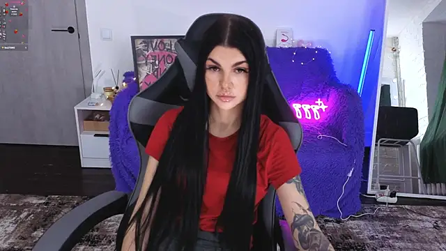 Tiffany lab online show from November 20, 2025, 1:01 pm