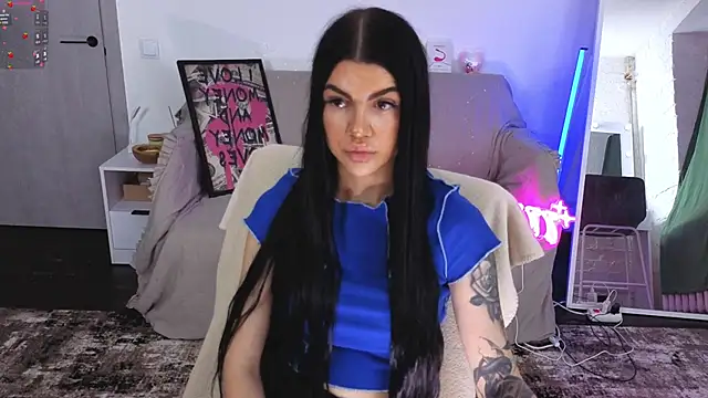 Tiffany lab online show from November 12, 2025, 10:19 am