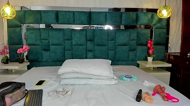 Snapshot of valtira_nova chatting on November 26, 2025, 6:41 pm valtira nova online show from November 26, 2025, 6:41 pm