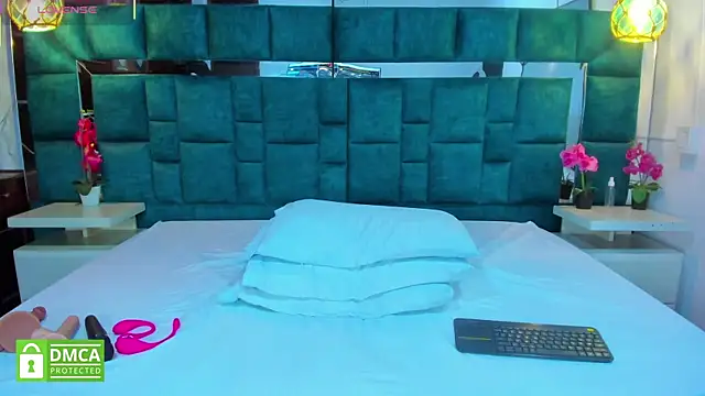 Snapshot of valtira_nova chatting on November 18, 2025, 6:44 pm valtira nova online show from November 18, 2025, 6:44 pm