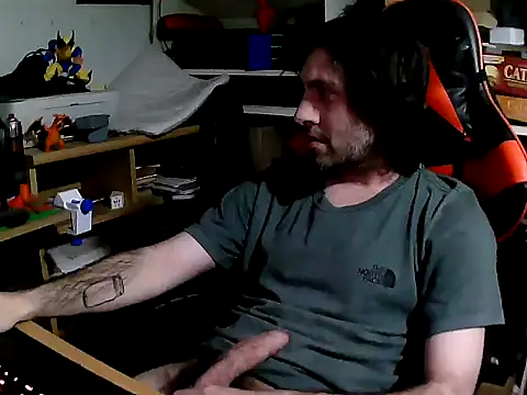 johnwood88 online show from November 1, 2025, 4:41 am