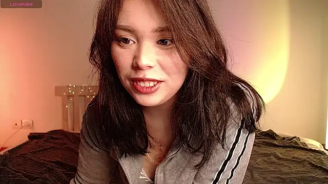 Snapshot of Mellovely chatting on January 2, 2025, 1:51 pm Mellovely online show from January 2, 2025, 1:51 pm