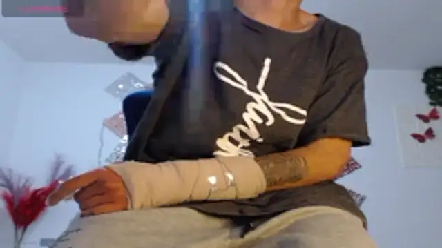 Snapshot of BIG_cockpether chatting on April 10, 2026, 3:24 am BIG cockpether online show from April 10, 2026, 3:24 am