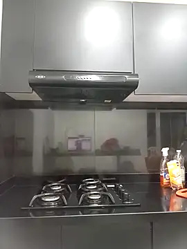 Sofi hot 4m online show from April 11, 2026, 6:55 pm