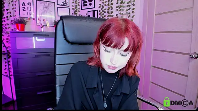 ElizaNik  online show from July 17, 2026, 8:50 pm