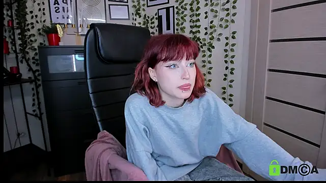 ElizaNik  online show from June 17, 2026, 11:58 pm