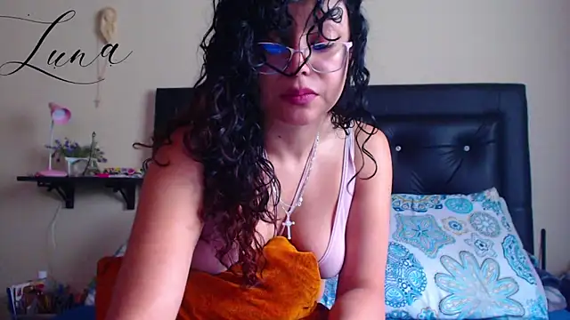 Lunavega1 online show from March 23, 2026, 7:25 pm