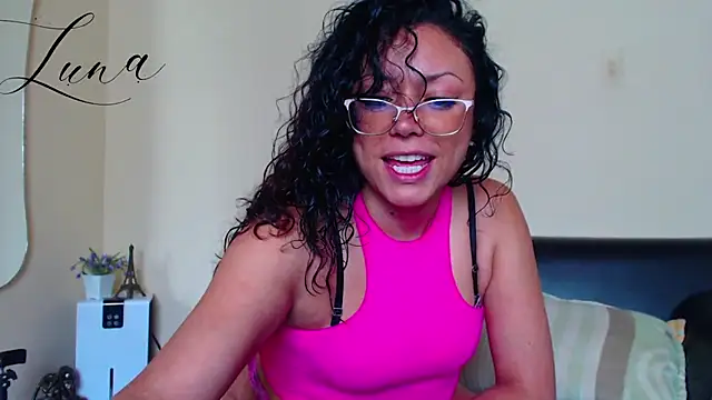 Snapshot of Lunavega1 chatting on May 27, 2026, 6:59 pm Lunavega1 online show from May 27, 2026, 6:59 pm